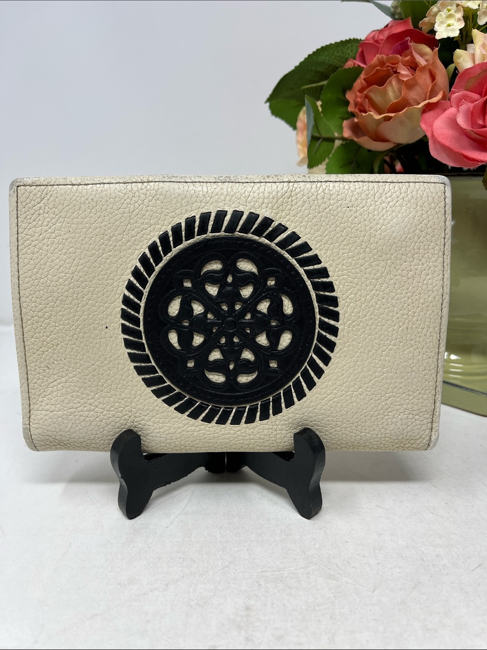 BRIGHTON Ferrara Folio Organizer Wallet beachwood embossed leather medallion